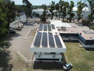 Energía solar impulsa sostenibilidad en Puerto San Nicolás